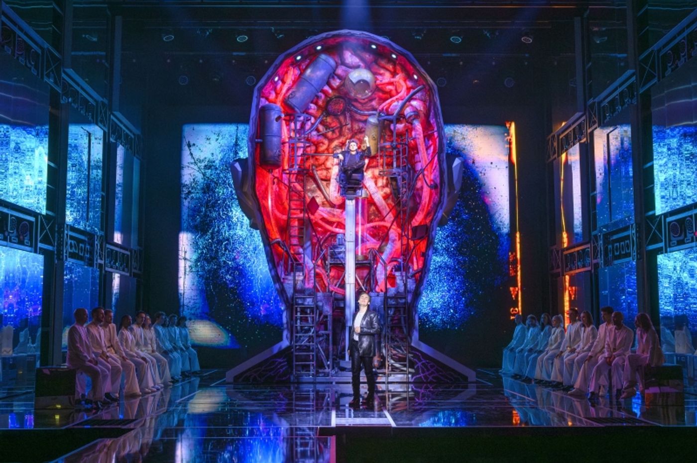 Review: ROCK ME AMADEUS THE FALCO MUSICAL at RONACHER THEATER  Image