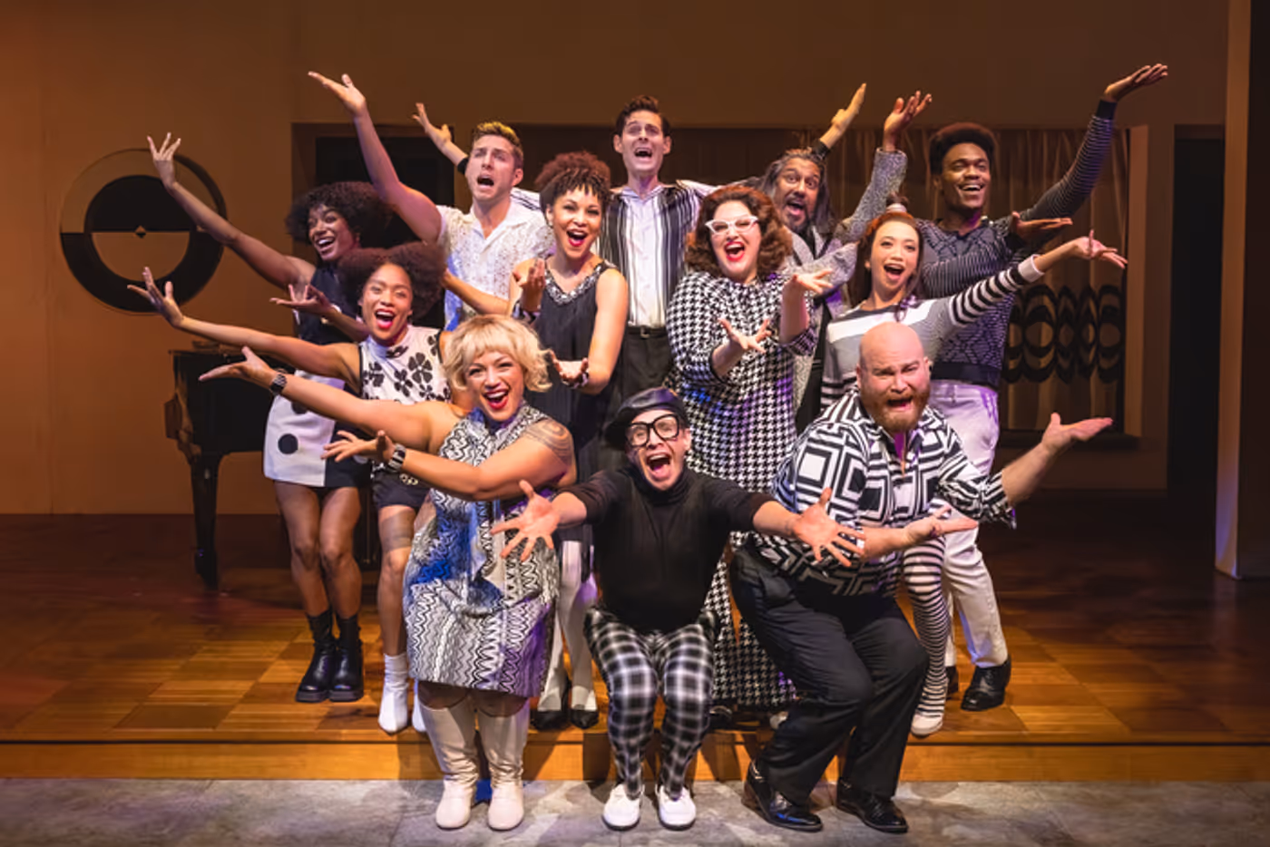 Photos: First Look at Daniel Radcliffe, Jonathan Groff, Lindsay Mendez & More in MERRILY WE ROLL ALONG on Broadway  Image
