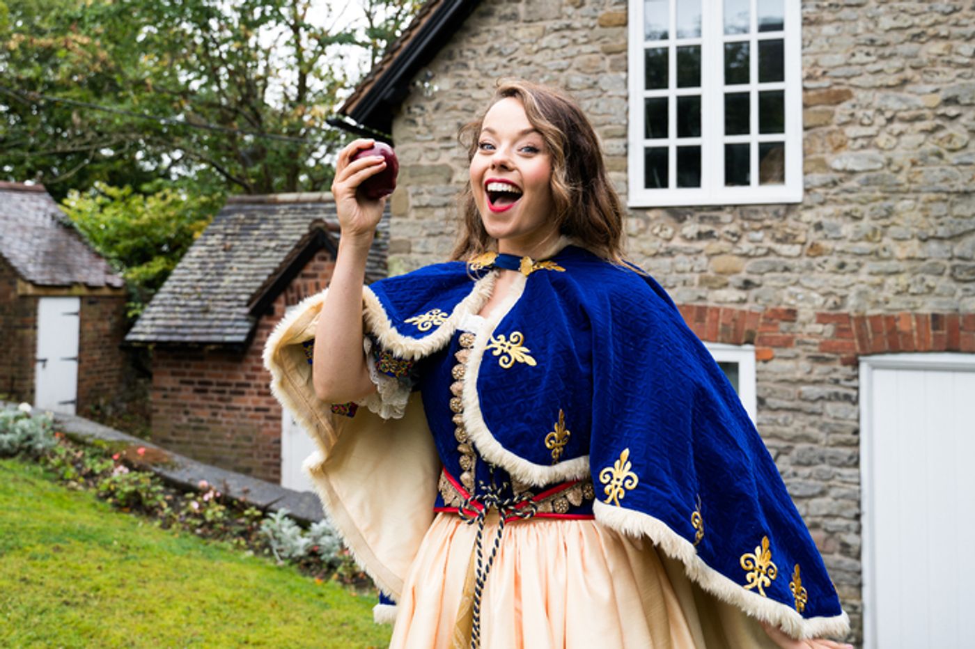 Photos: Wolverhampton Grand Theatre Launches SNOW WHITE Pantomime  Image