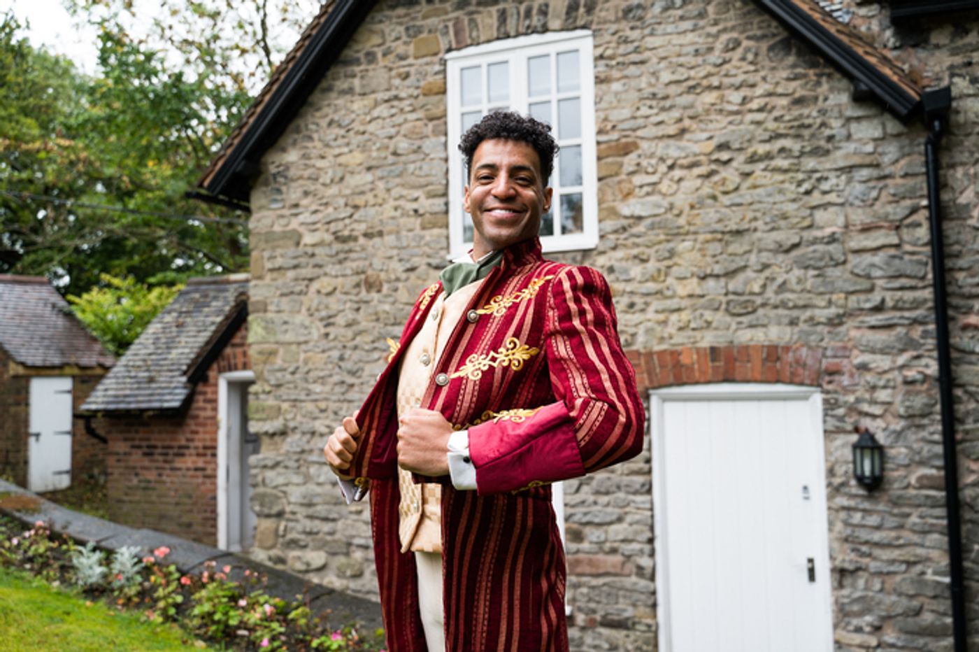 Photos: Wolverhampton Grand Theatre Launches SNOW WHITE Pantomime  Image