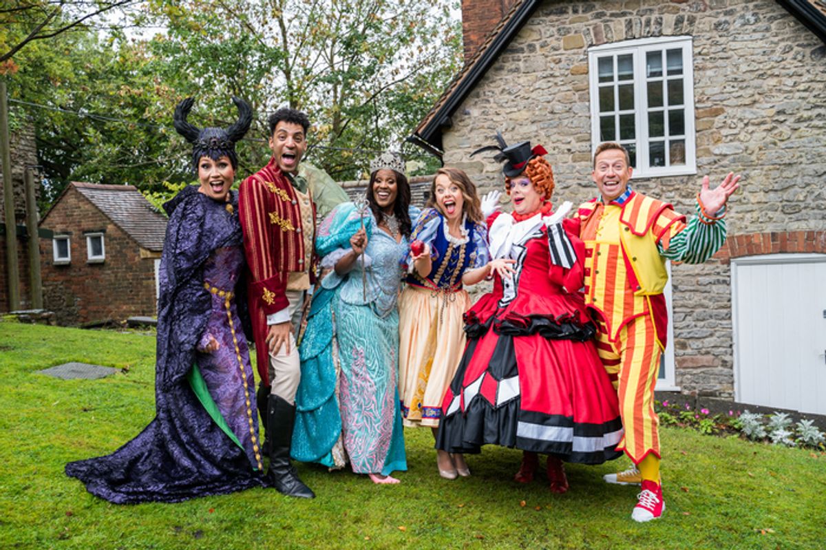 Niki Colwell Evans, Gyasi Sheppy, Kelle Bryan, Evie Pickerill, Ian Adams, Tam Ryan at 