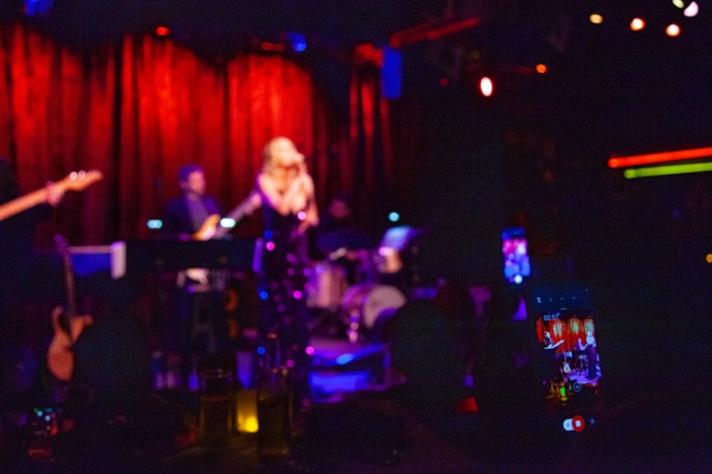 Review: Jen Brett Makes NYC Solo Show Debut At Birdland With MOSAIC  Image