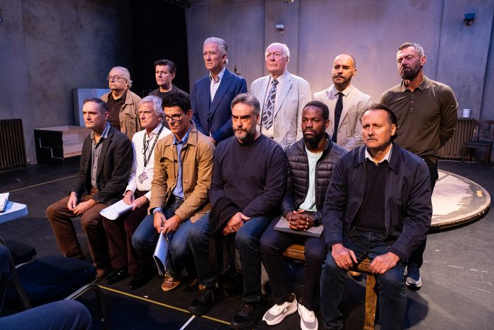 Photos: Inside Rehearsal and Full Cast Set For TWELVE ANGRY MEN on UK Tour  Image