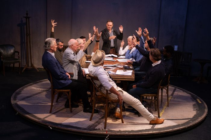 Photos: Inside Rehearsal and Full Cast Set For TWELVE ANGRY MEN on UK Tour  Image