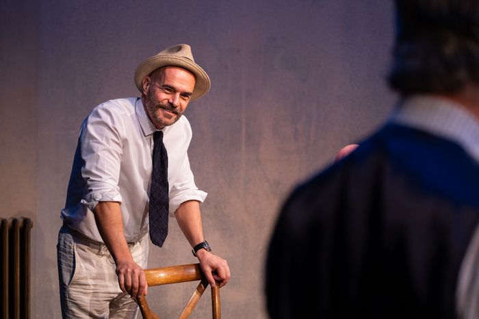 Photos: Inside Rehearsal and Full Cast Set For TWELVE ANGRY MEN on UK Tour  Image