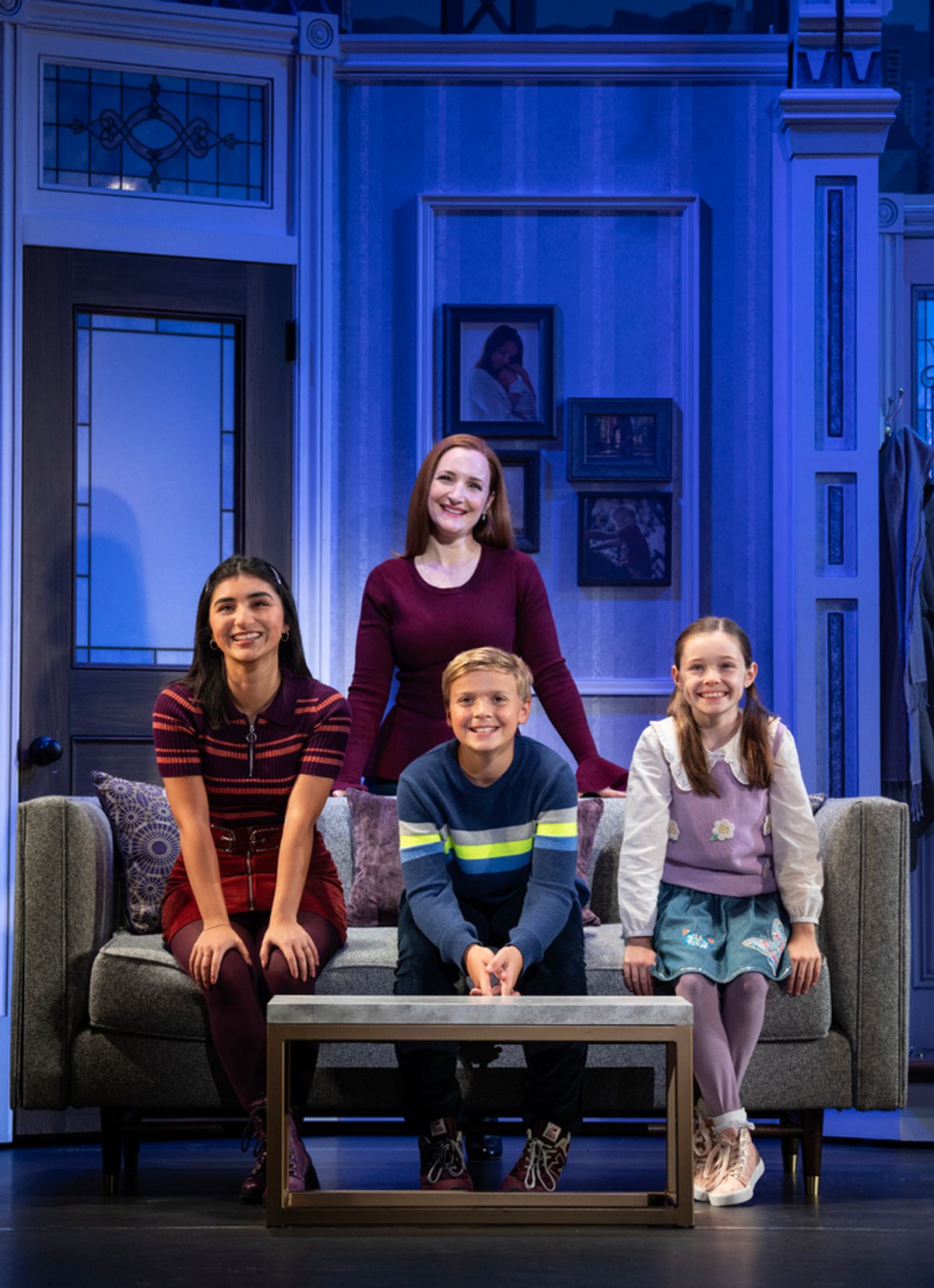 Giselle Guiterrez (Lydia Hillard), Maggie Lakis (Miranda Hillard), Axel Bernard Rimmele
(Christopher Hillard), and Kennedy Alexandra Pitney (Natalie Hillard) at 