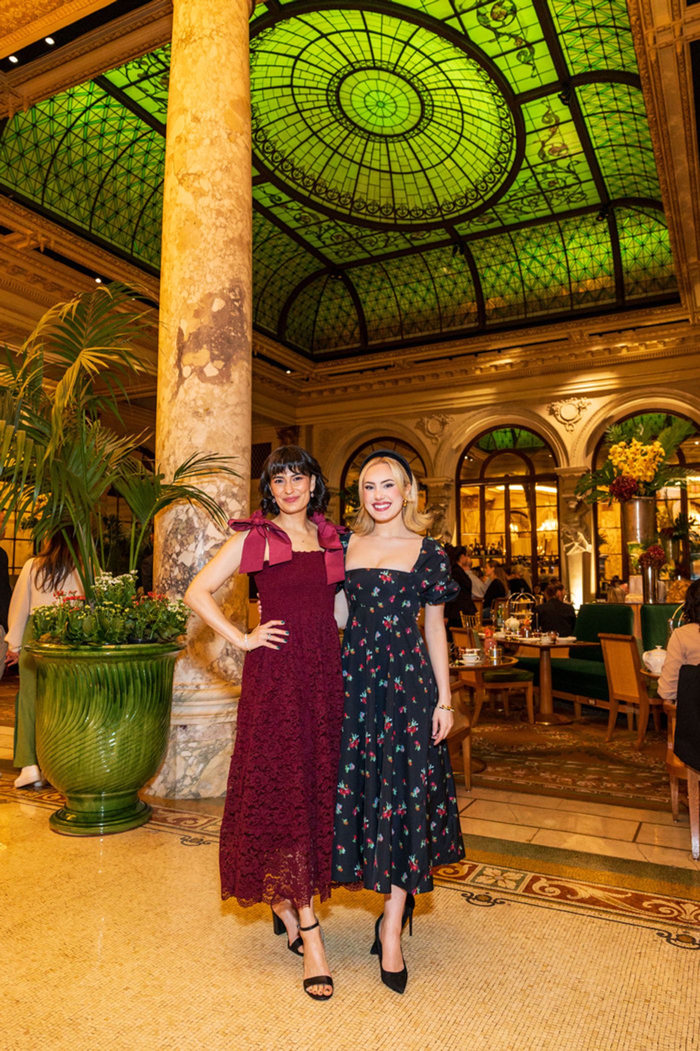 Photos: WICKED Stars Alyssa Fox and McKenzie Kurtz Enjoy the Plaza Hotel's WICKED-Themed Tea  Image