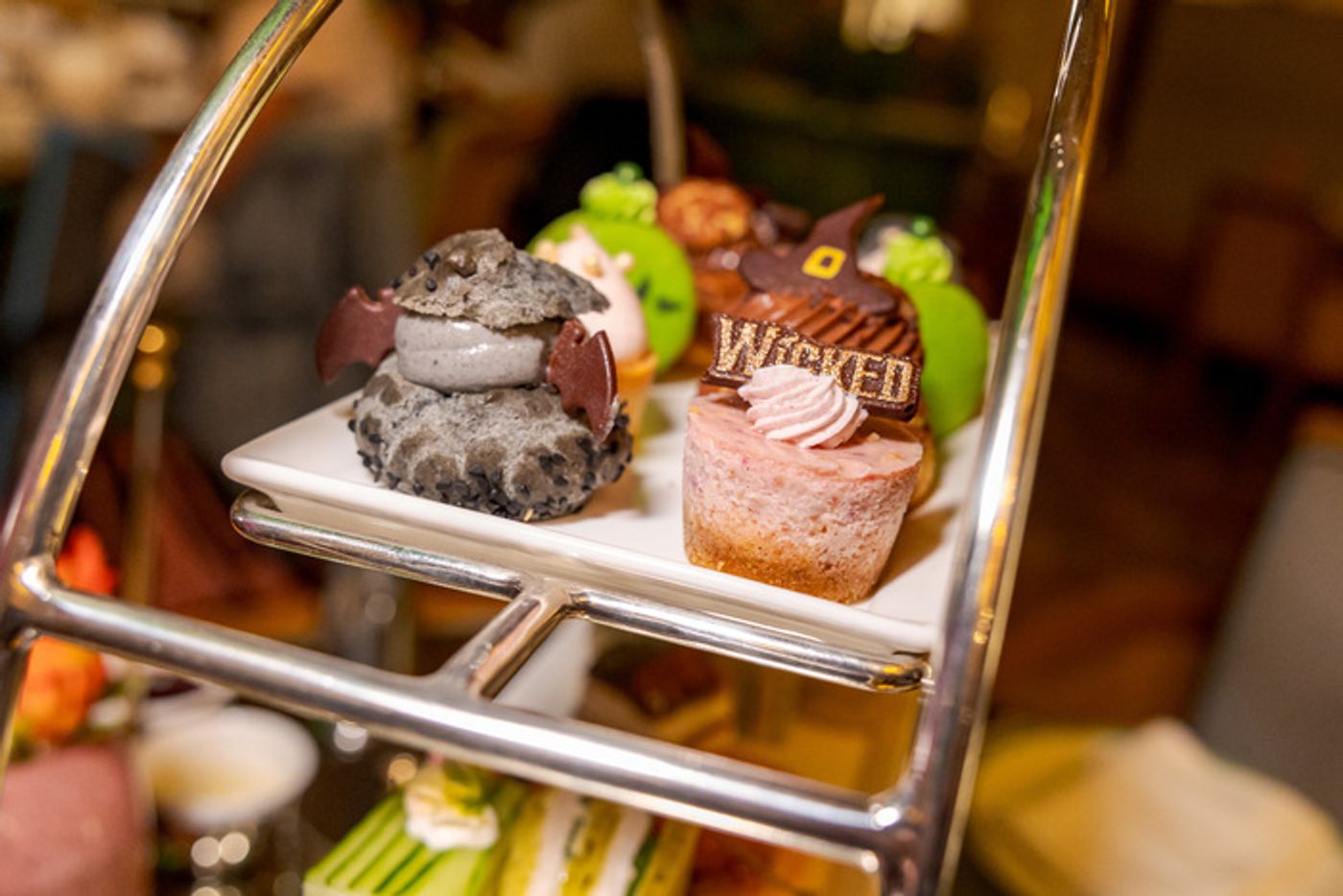 Photos: WICKED Stars Alyssa Fox and McKenzie Kurtz Enjoy the Plaza Hotel's WICKED-Themed Tea Photos: WICKED Stars Alyssa Fox and McKenzie Kurtz Enjoy the Plaza Hotel's WICKED-Themed Tea Image