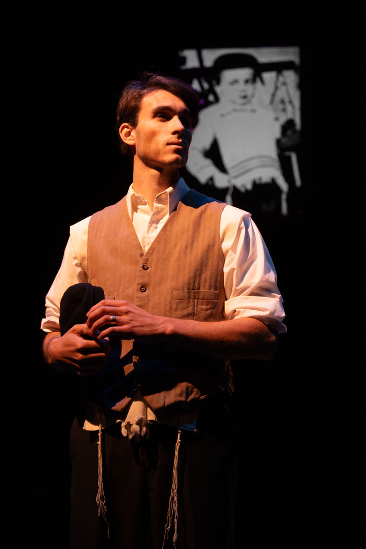 Photos: First Look At THE IMMIGRANT At The New Jewish Theatre  Image