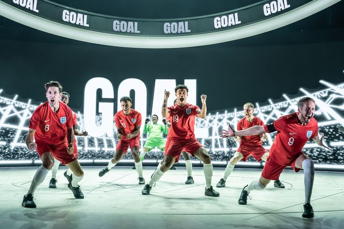 Photos: First Look at West End Transfer of the National Theatre's DEAR ENGLAND — photo 11 of 17