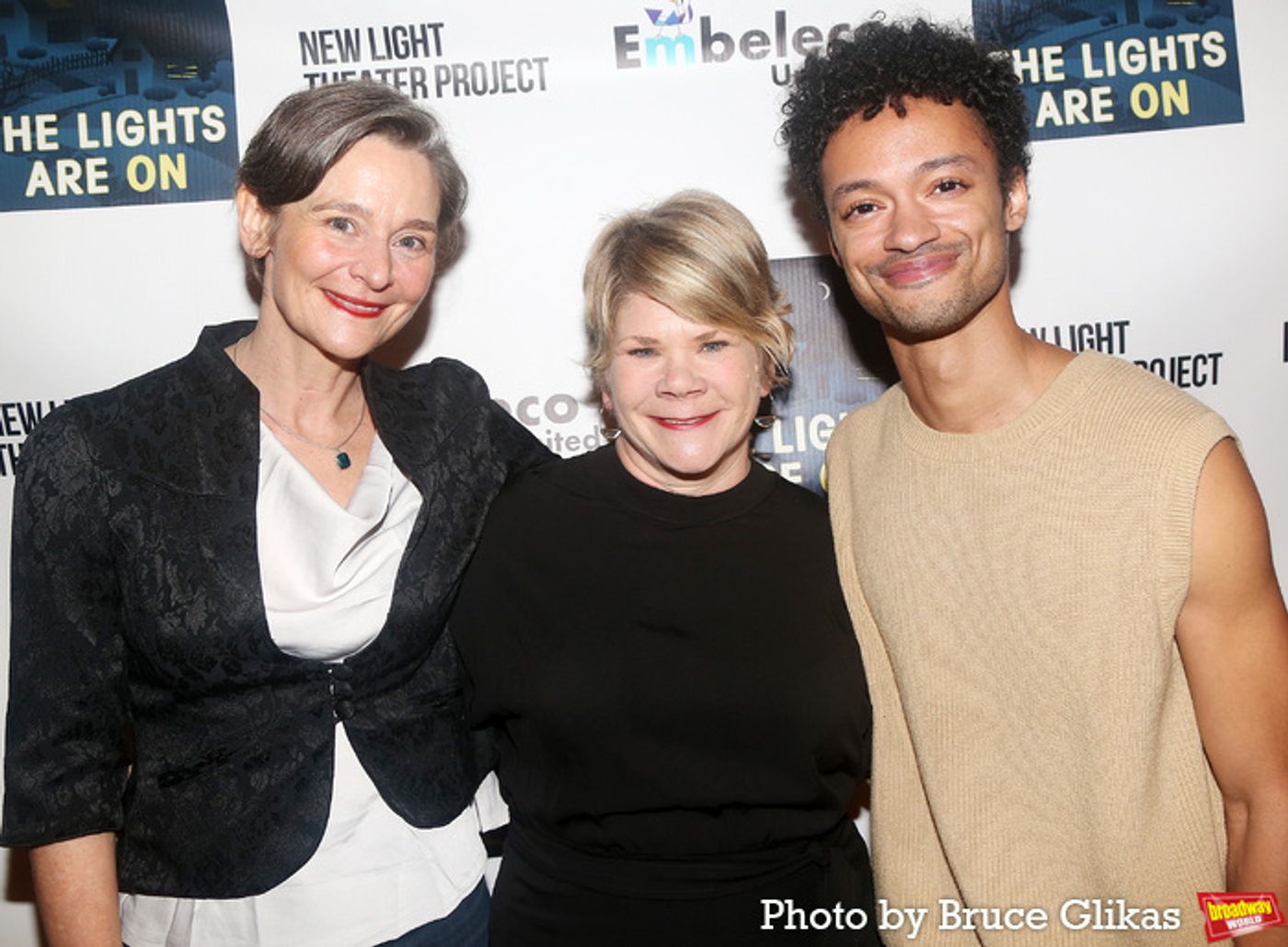 Photos: THE LIGHTS ARE ON Celebrates Opening Night at Theatre Row  Image