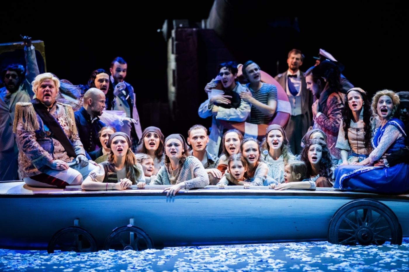 Review: AND THE SHIP SAILS ON at Capitol Musical Theatre, Wroclaw  Image