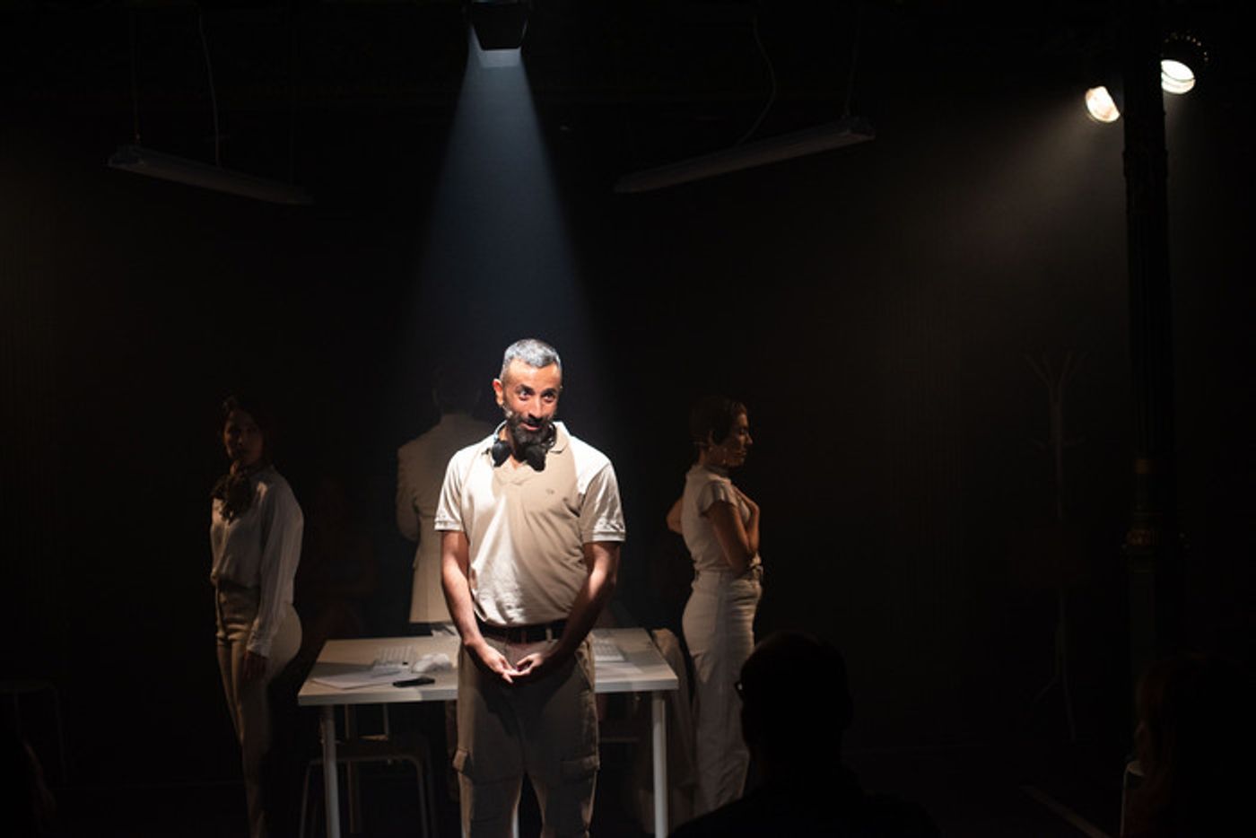 Photos: Nuevas fotos de escena de ATRAPADAS EN LA OFI en el Lara Photos: Nuevas fotos de escena de ATRAPADAS EN LA OFI en el Lara Image