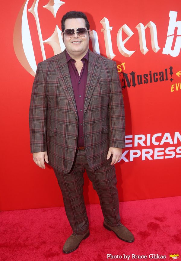 Josh Gad Photo