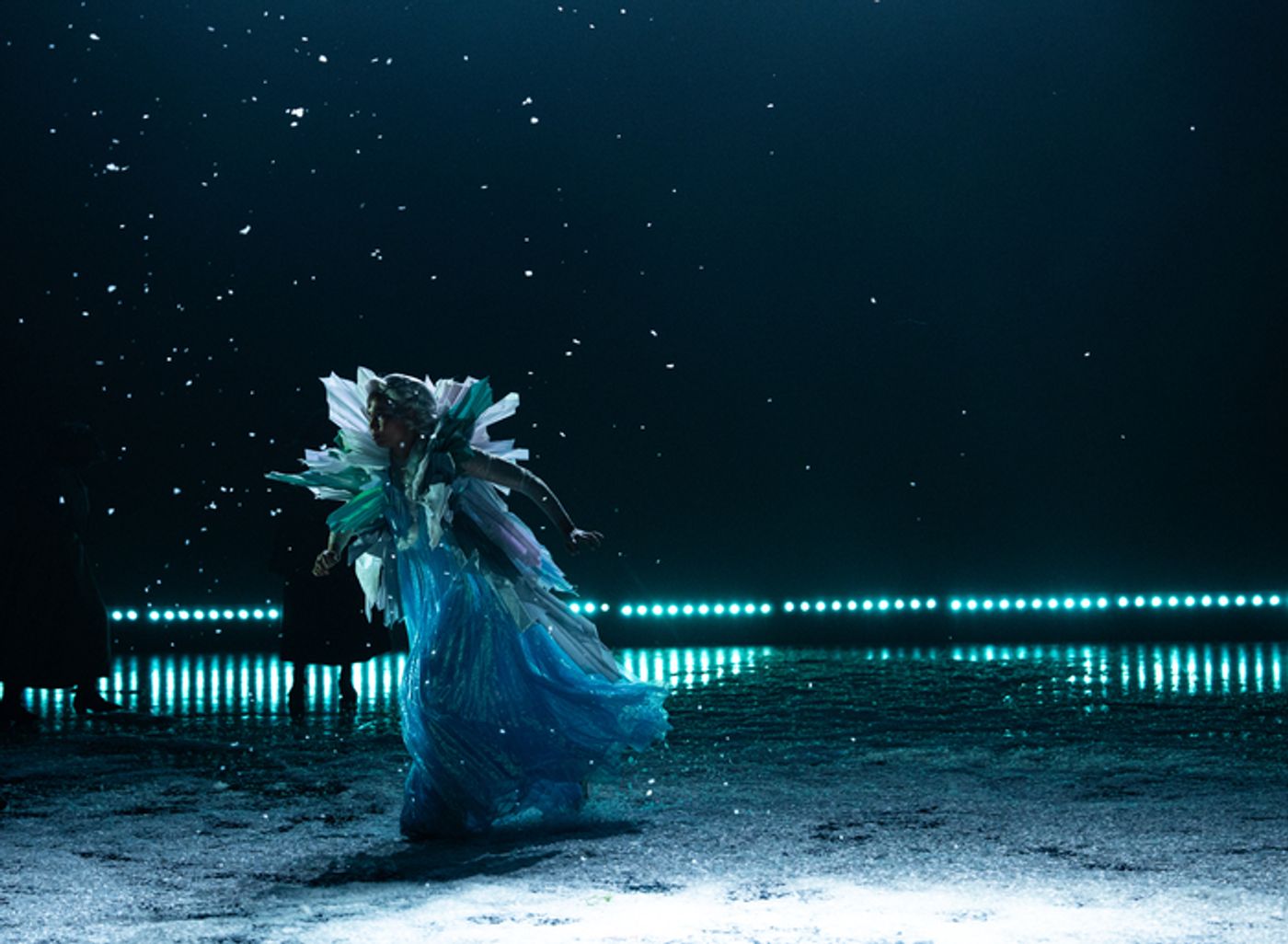 Photos: Get a First Look at Non-Replica FROZEN at Norway's Det Norske Teatret  Image