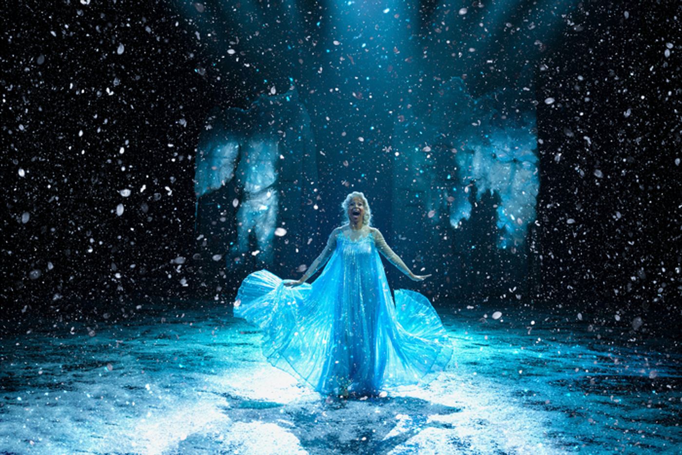 Photos: Get a First Look at Non-Replica FROZEN at Norway's Det Norske Teatret  Image