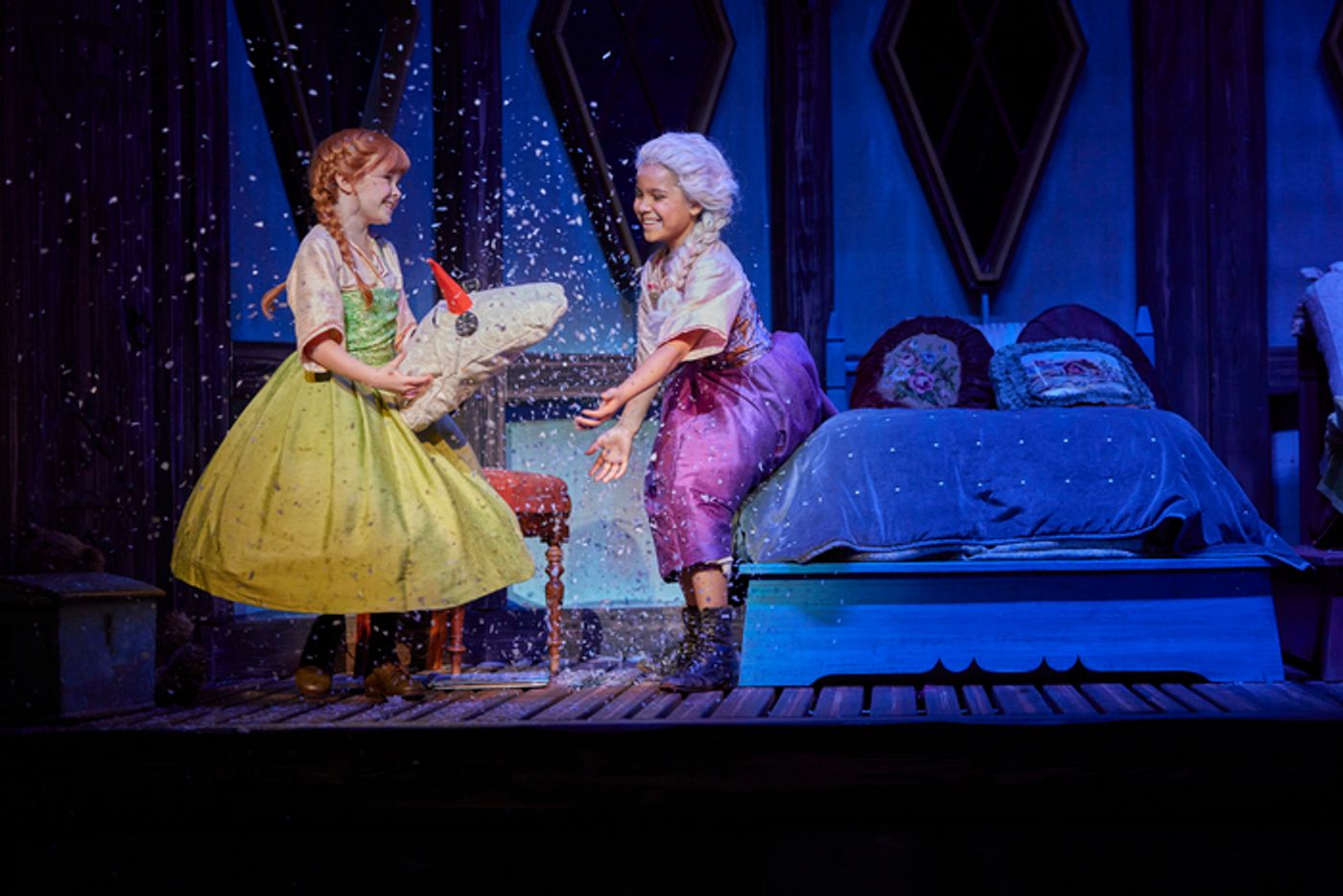 Photos: Get a First Look at Non-Replica FROZEN at Norway's Det Norske Teatret  Image