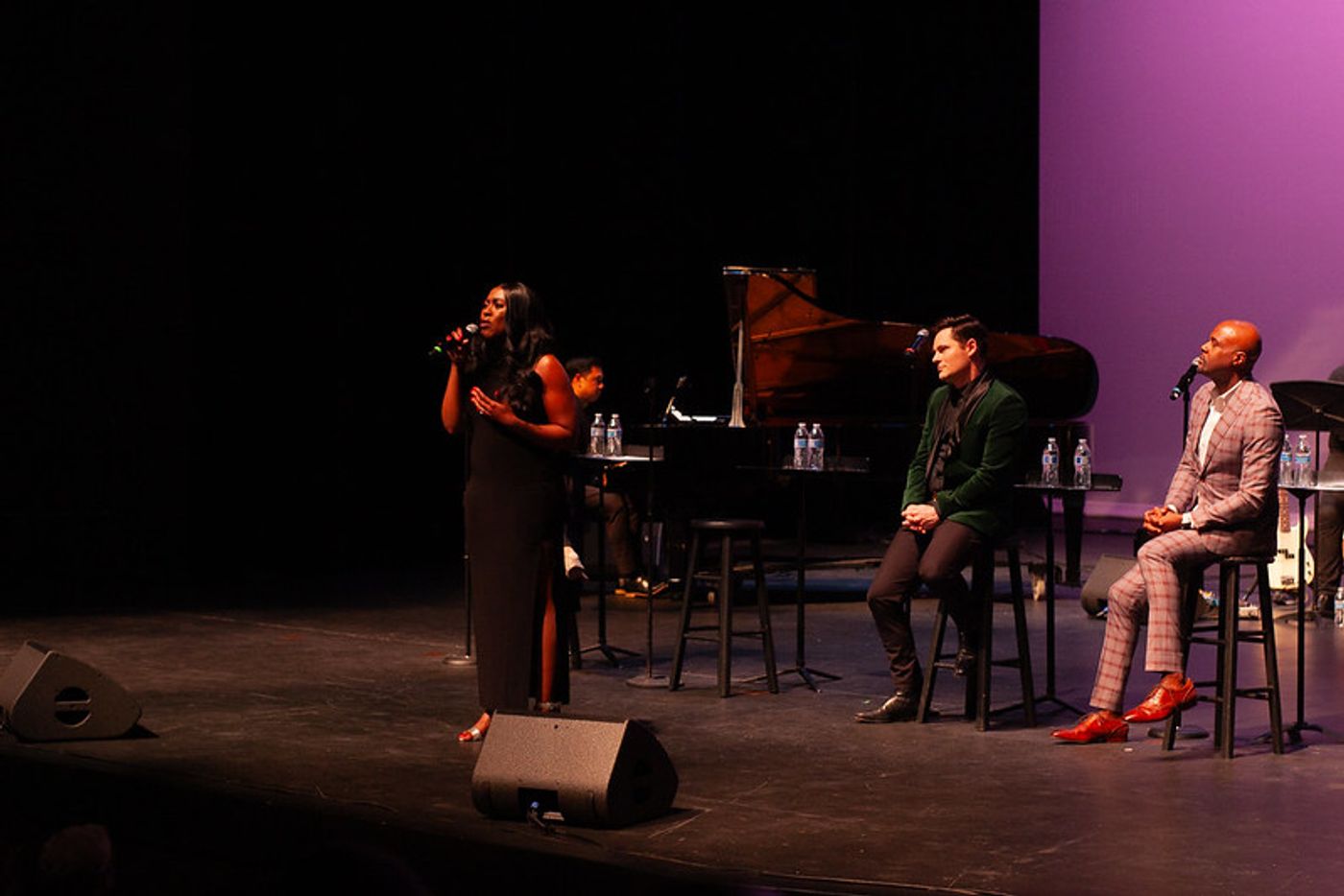 Review: ON BROADWAY at Smothers Theatre  Image