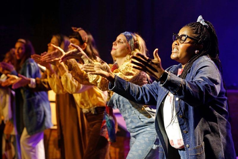 Review: UP ON THE ROOF – THE CAROLE KING SONGBOOK at Theatre On The Bay Is a Mellow, Melodic Celebration of Sisterhood  Image