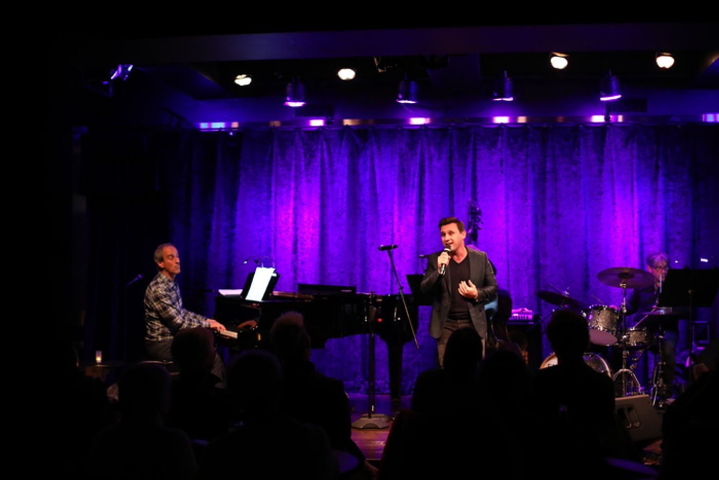 Photos: October 10th THE LINEUP WITH SUSIE MOSHER Shines Bright With Starry Talents Photos: October 10th THE LINEUP WITH SUSIE MOSHER Shines Bright With Starry Talents Image