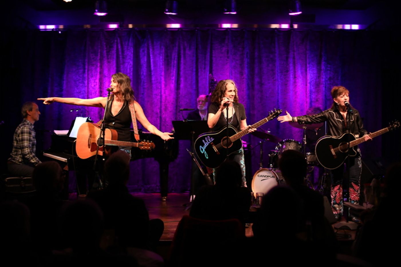 Photos: October 10th THE LINEUP WITH SUSIE MOSHER Shines Bright With Starry Talents Photos: October 10th THE LINEUP WITH SUSIE MOSHER Shines Bright With Starry Talents Image