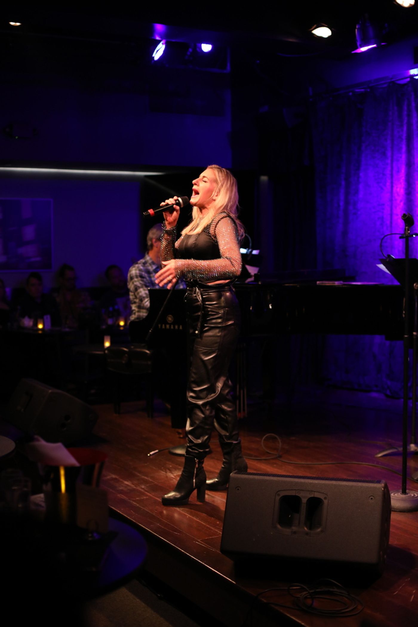 Photos: October 10th THE LINEUP WITH SUSIE MOSHER Shines Bright With Starry Talents Photos: October 10th THE LINEUP WITH SUSIE MOSHER Shines Bright With Starry Talents Image