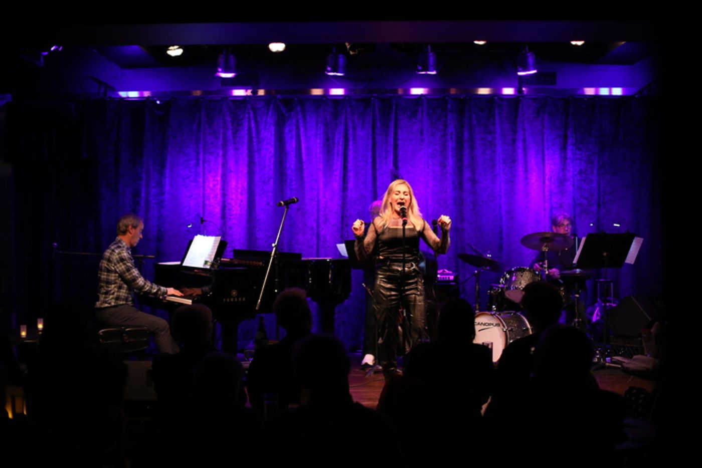 Photos: October 10th THE LINEUP WITH SUSIE MOSHER Shines Bright With Starry Talents Photos: October 10th THE LINEUP WITH SUSIE MOSHER Shines Bright With Starry Talents Image