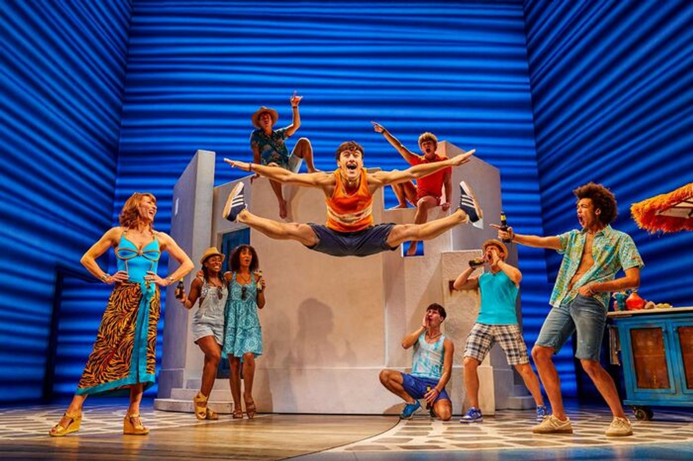Photos/Video: First Look at the New Cast of MAMMA MIA! in the West End  Image