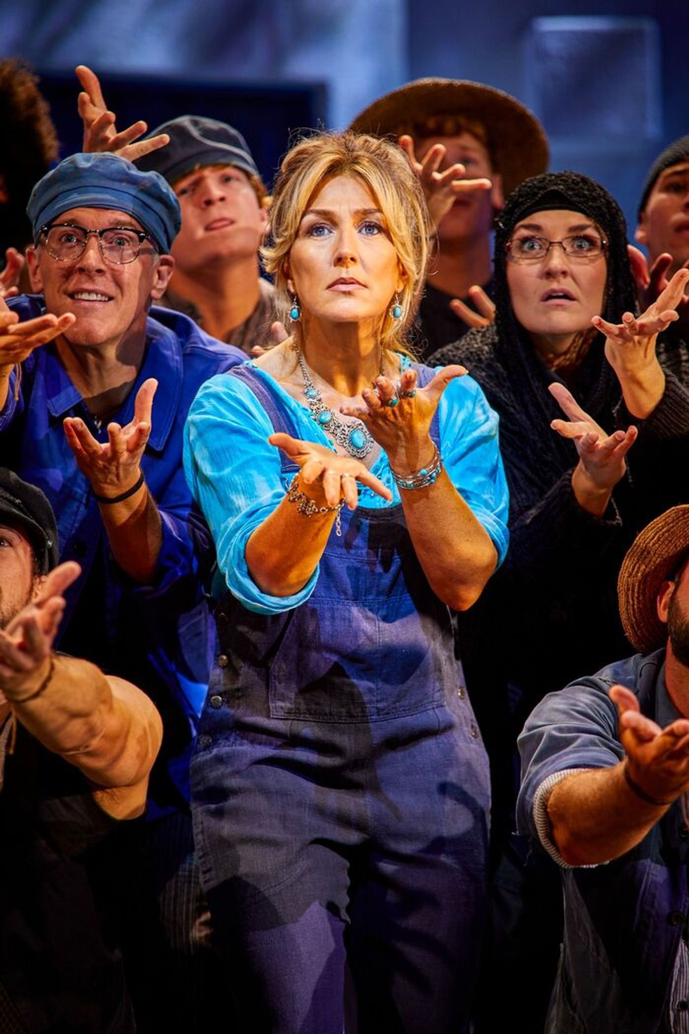 Photos/Video: First Look at the New Cast of MAMMA MIA! in the West End  Image