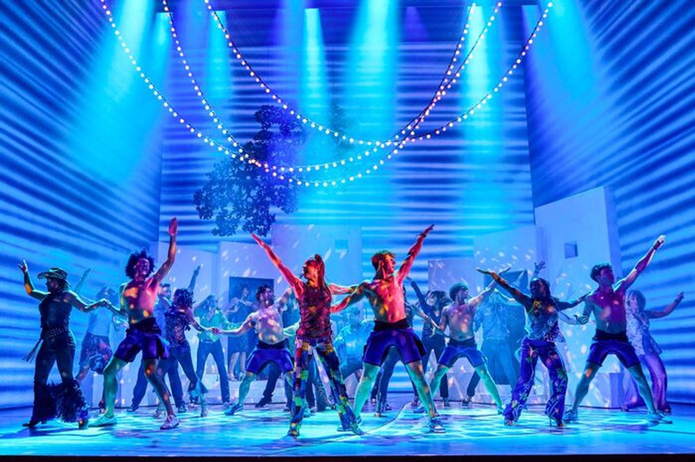 Photos/Video: First Look at the New Cast of MAMMA MIA! in the West End  Image