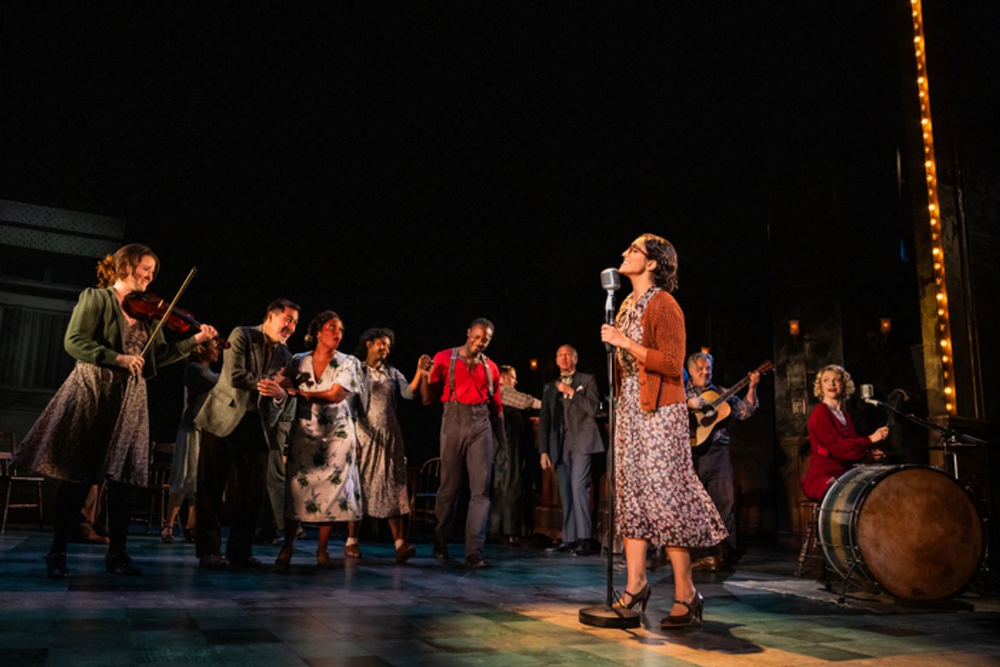 Photos: See New Production Images of GIRL FROM THE NORTH COUNTRY North American Tour  Image