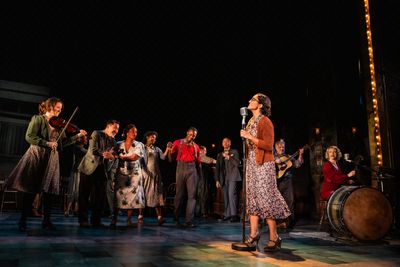 Chiara Trentalange (center) and the cast  Photo