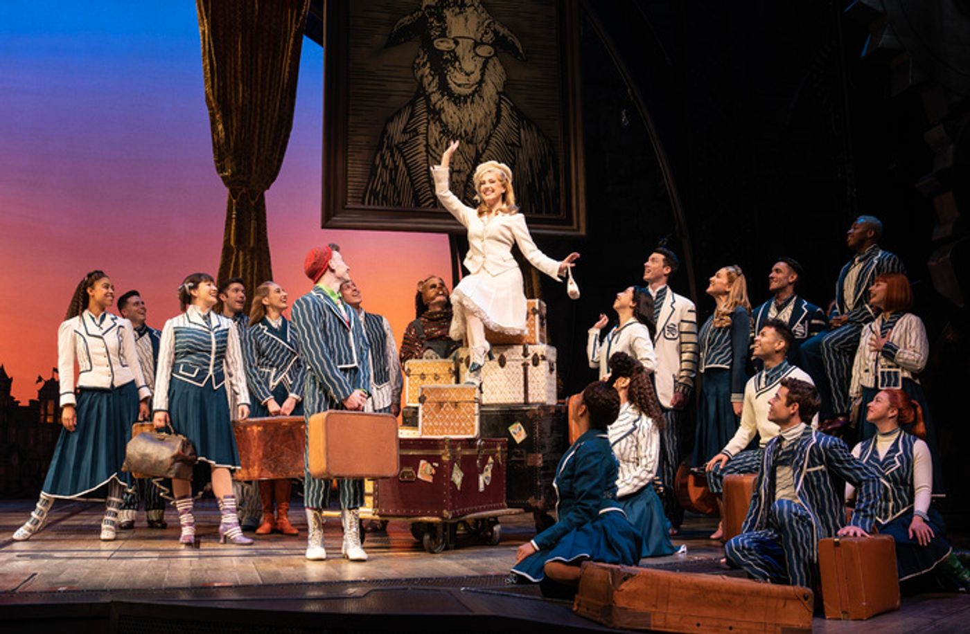 Photos: See New Images of the 20th Anniversary Cast of WICKED  Image
