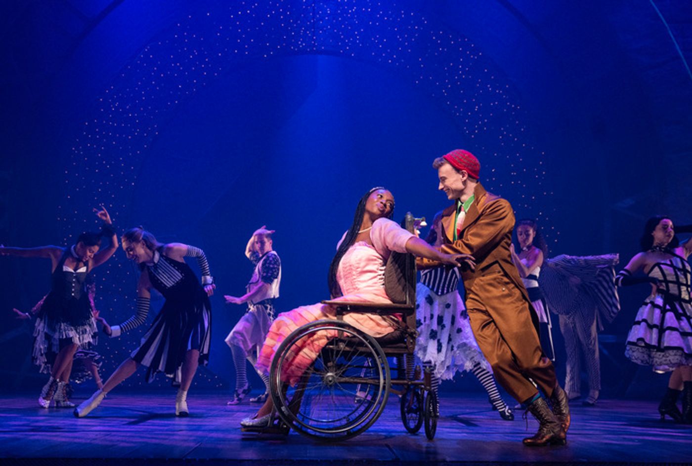 Photos: See New Images of the 20th Anniversary Cast of WICKED  Image