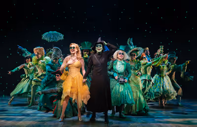 McKenzie Kurtz, Alyssa Fox and the Company Photo