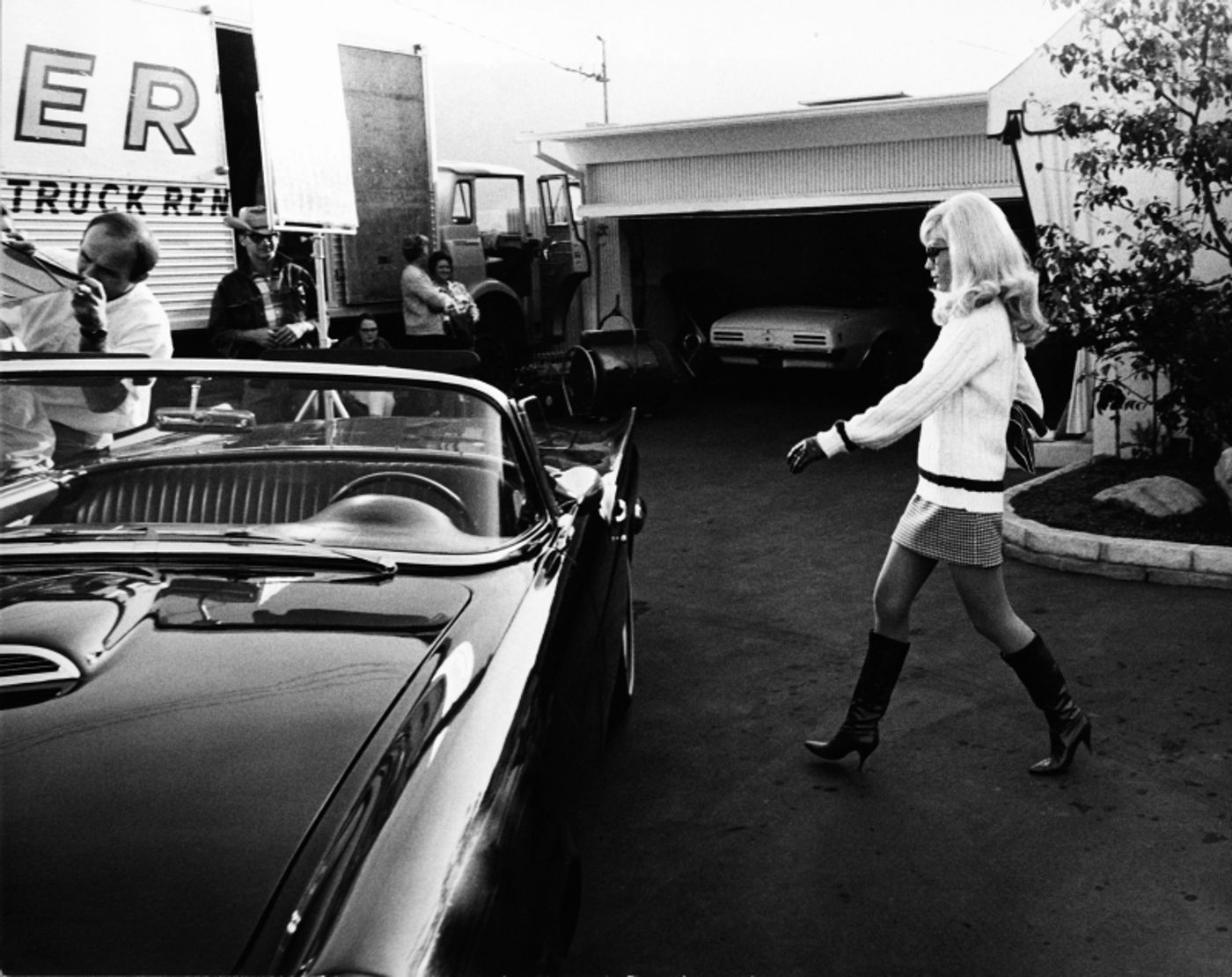 Album Review: Don't Walk, RUN To Get NANCY SINATRA KEEP WALKIN': SINGLES, DEMOS & RARITIES 1965 - 1978  Image