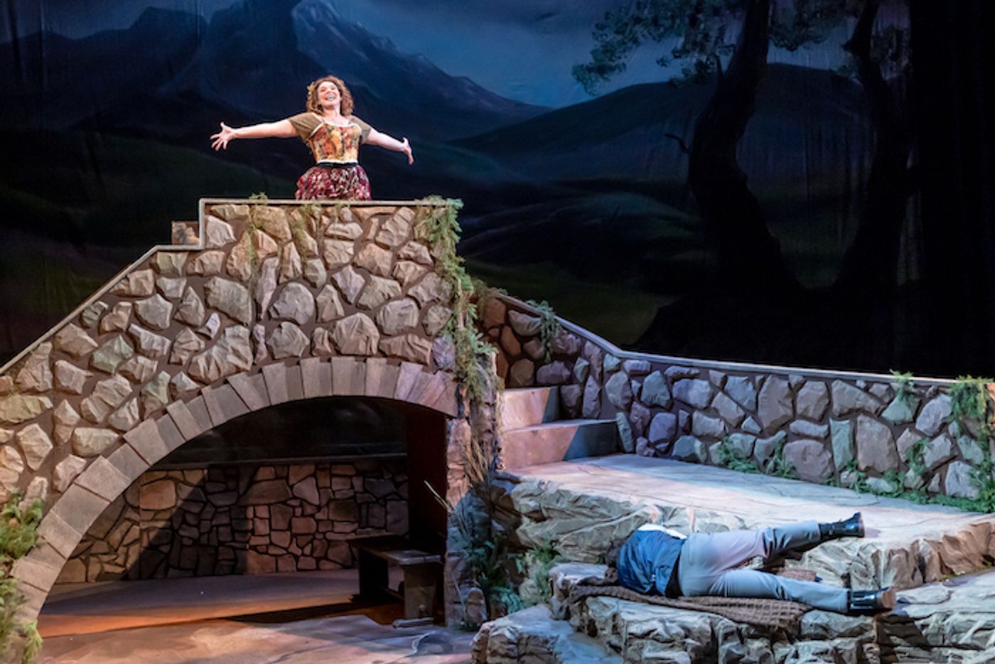 Photos & Video: Get a First Look at BRIGADOON at Music Theater Works  Image