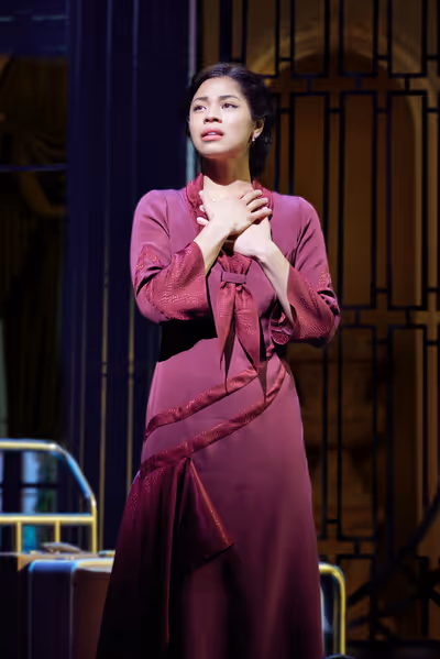 Eva Noblezada Photo