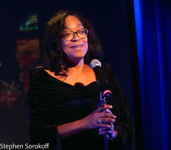 Elaine Robinson Photo