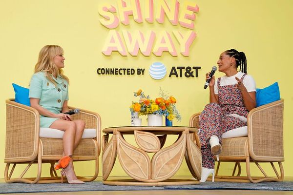 Reese Witherspoon and Tracee Ellis Ross Photo