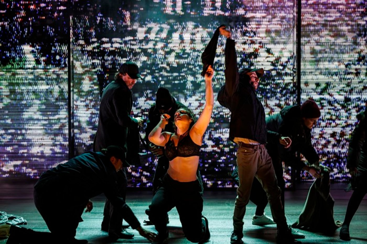 Photos: First Look at THE GIRL ON THE TRAIN at Salisbury Playhouse  Image