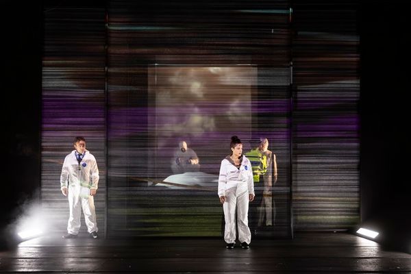 Joanna Van Kampen and Jason Merrells Photo