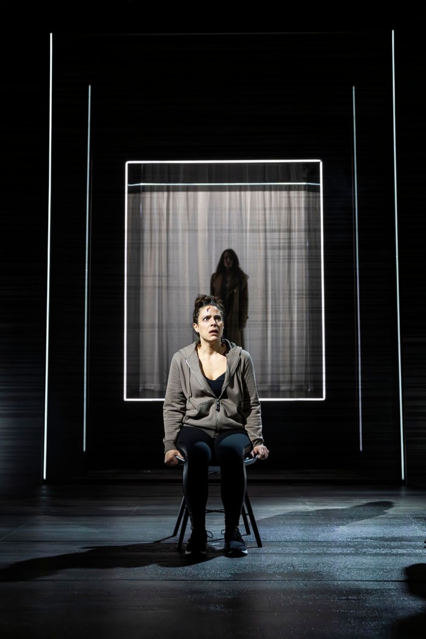 Photos: First Look at THE GIRL ON THE TRAIN at Salisbury Playhouse  Image