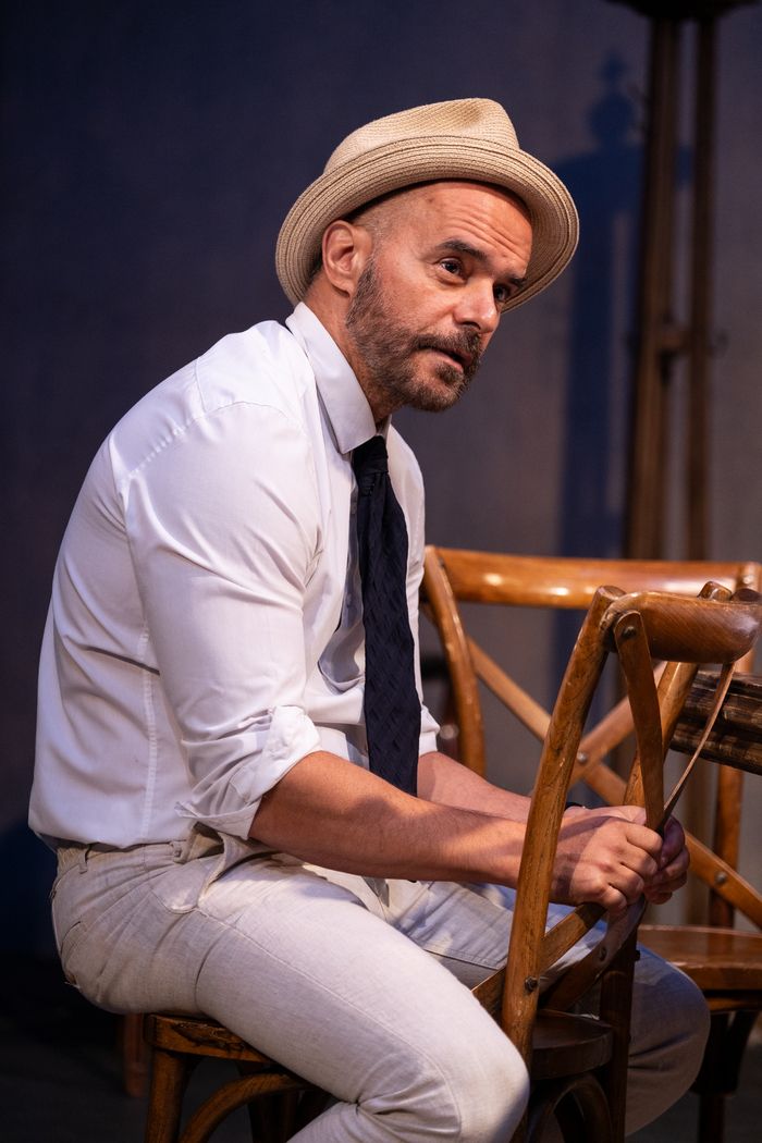 Photos:  First Look at TWELVE ANGRY MEN at Theatre Royal Brighton  Image