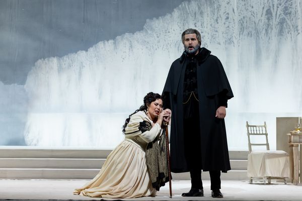 Photos: First Look At North Carolina Opera's LA TRAVIATA  Image