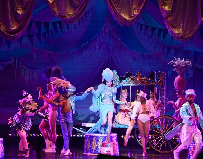 Photos: Dita Von Teese Opens 'DITA LAS VEGAS: A Jubilant Revue' Residency — photo 2 of 6