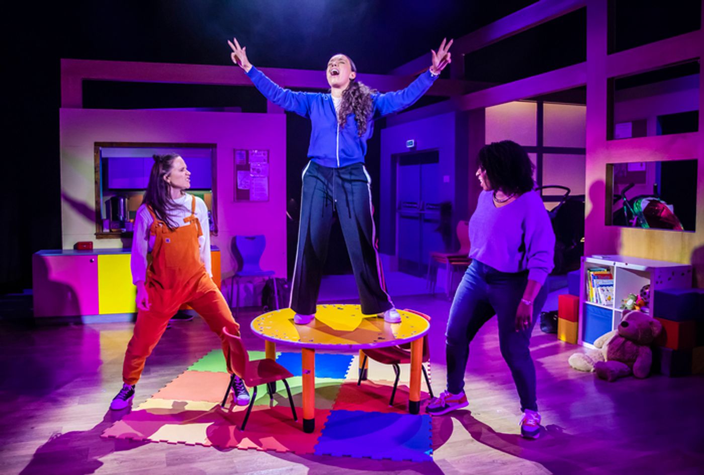Photos: First Look at the UK Tour of THE GOOD ENOUGH MUMS CLUB  Image