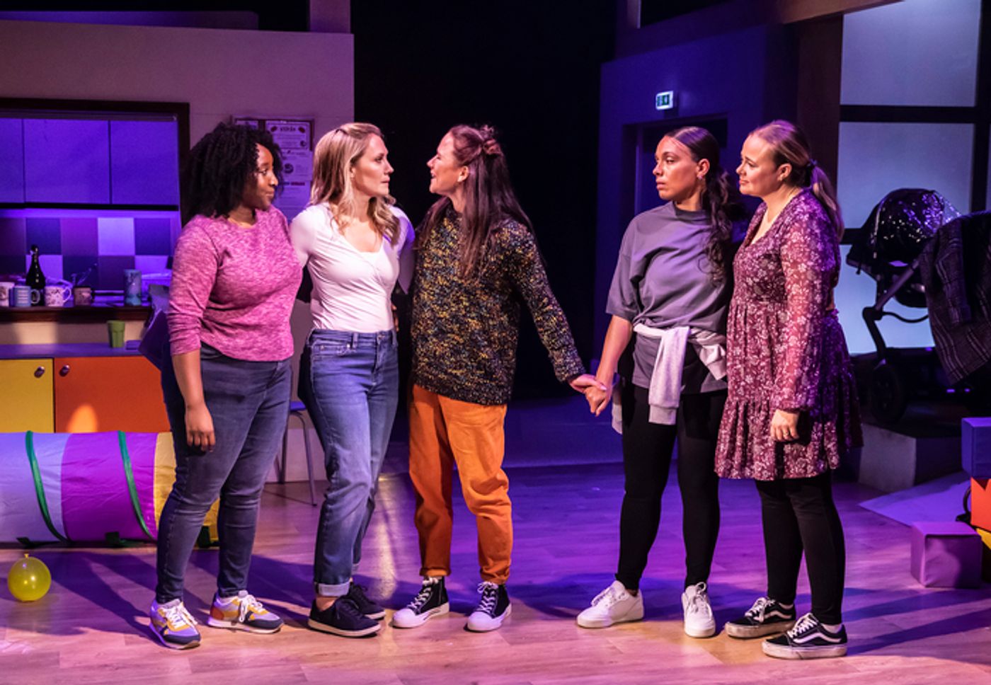 Photos: First Look at the UK Tour of THE GOOD ENOUGH MUMS CLUB  Image