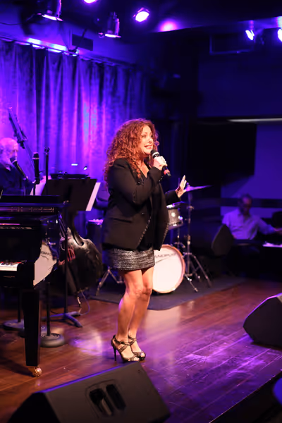 Kelli Rabke Photo
