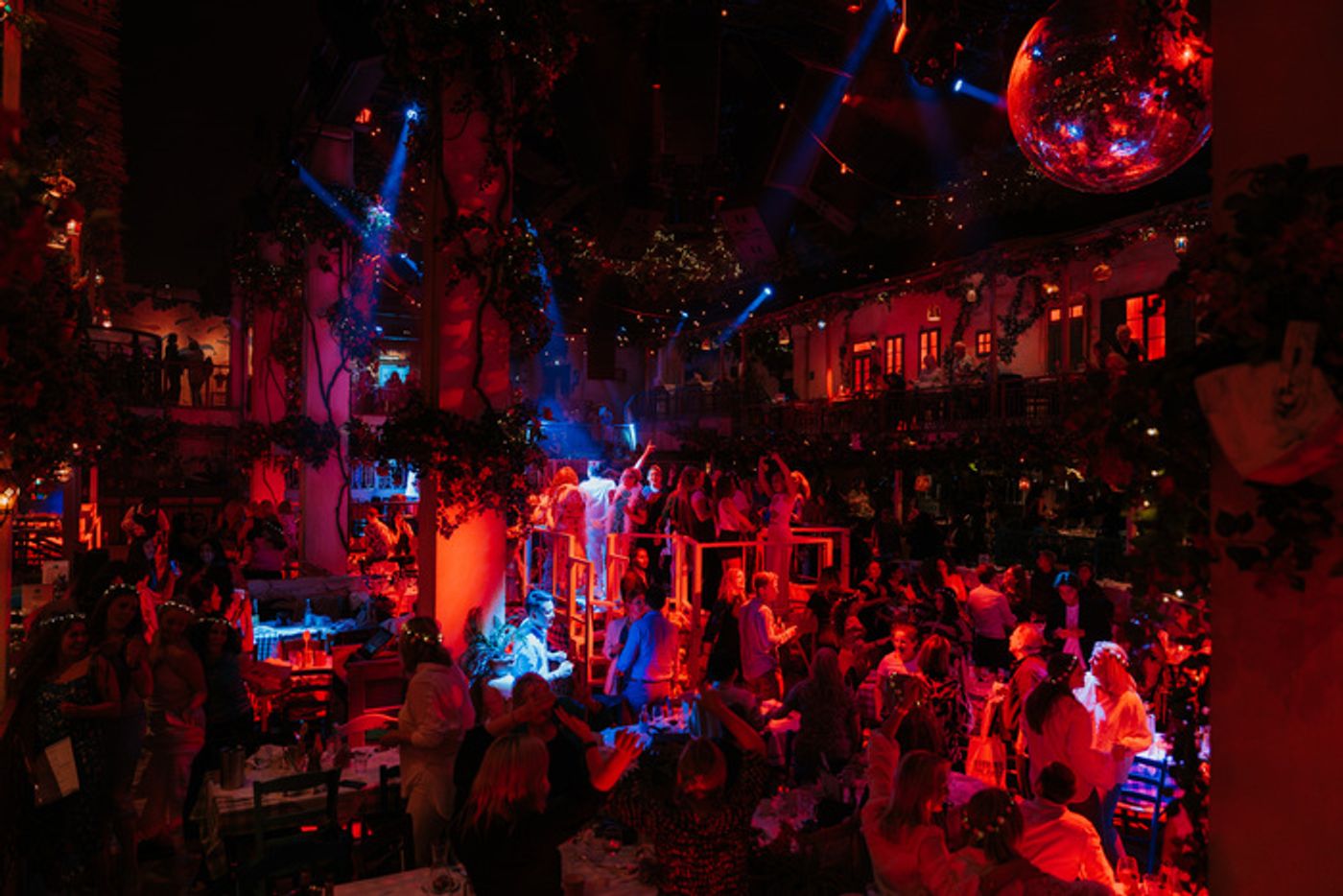 Photos & Video: See New Images & Trailer for MAMMA MIA! THE PARTY - Now Extended to June 2025  Image